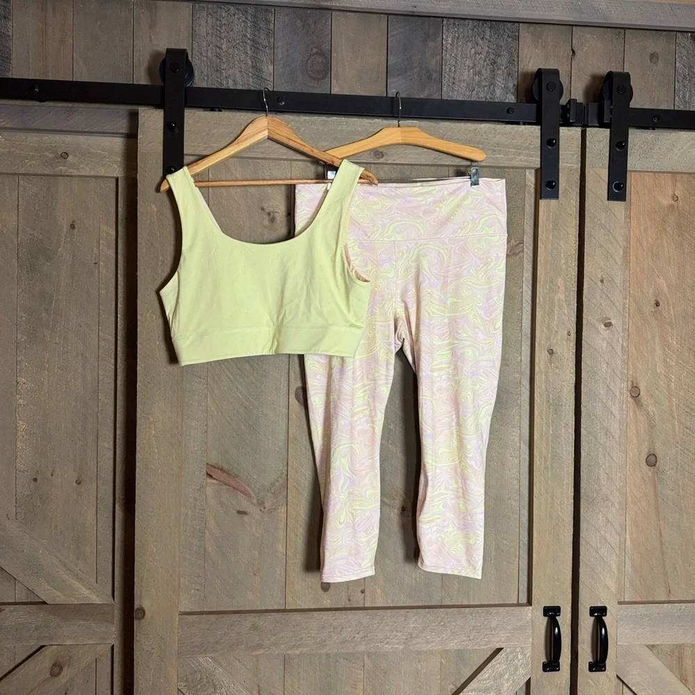 Fabletics reversible sports bra with matching leggings set Size XL